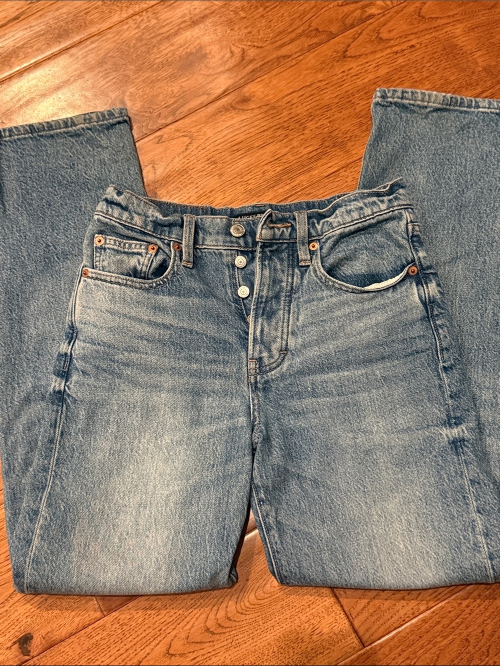 Lucky Brand women’s high rise 90’s loose fit Light Blue Denim Jeans